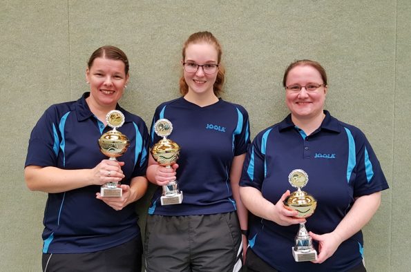 v.l.n.r. Michaela Pietsch, Nicola Anwander, Jasmin Stoklossa, TTC BW Lechenich 