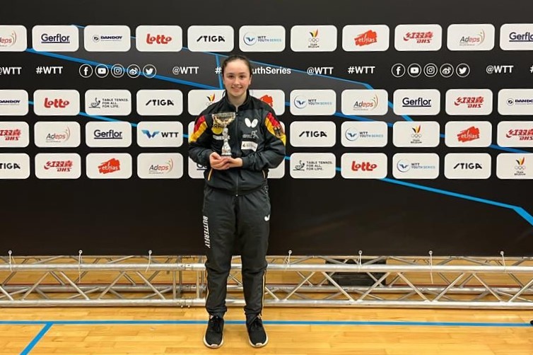 BRONZE FÜR EIREEN KALAITZIDOU